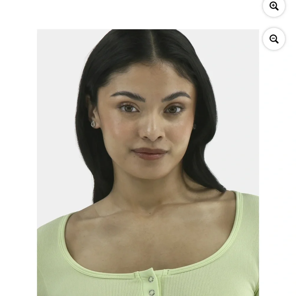 No Boundaries Light Green Ribbed Crop Top XS (0-2) - Picture 4 of 6
